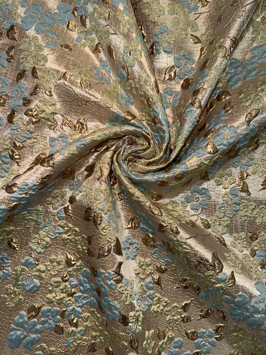 Textured Small Flower Pattern Jacquard