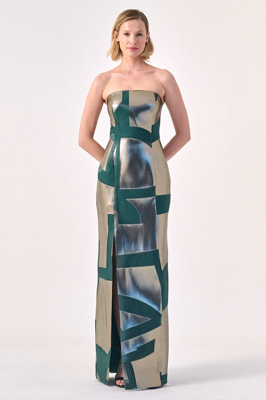 A seamless blend of structure and fluidity strapless column gown