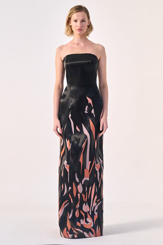 Dramatic Grace: The Strapless Flowing Gown