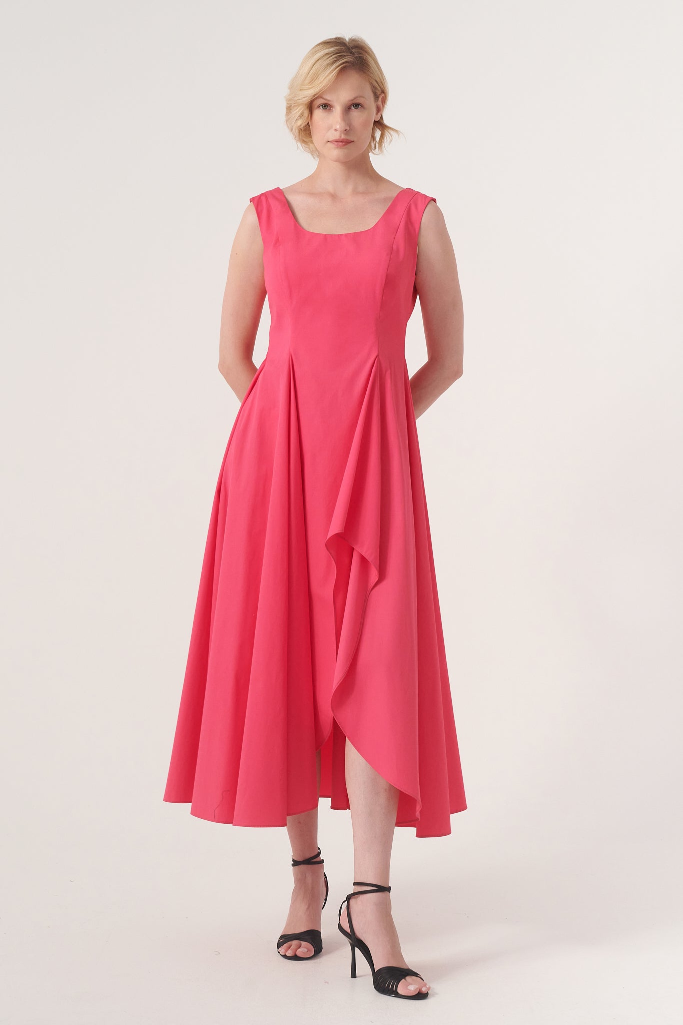 fayeth cut out asymmetrical hem midi dress Fayeth Cut Out Asymmetrical Hem Midi Dress In Emerald