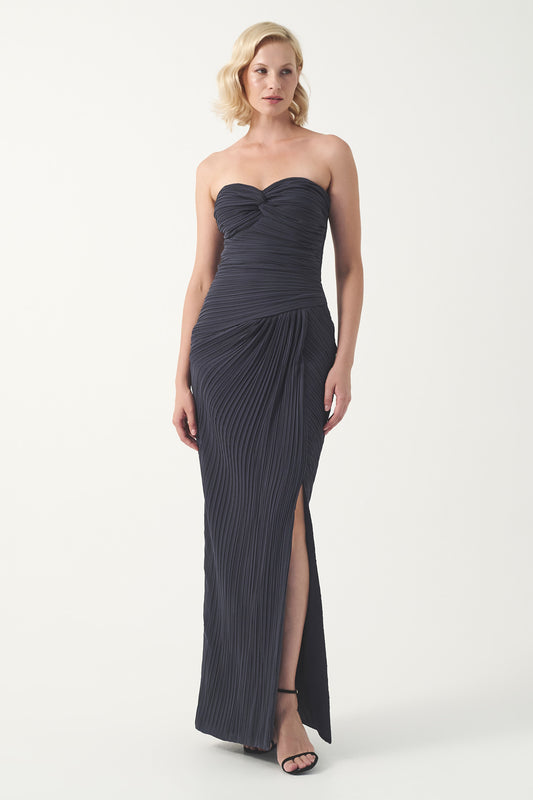 Sweetheart strapless neckline long pleated dress