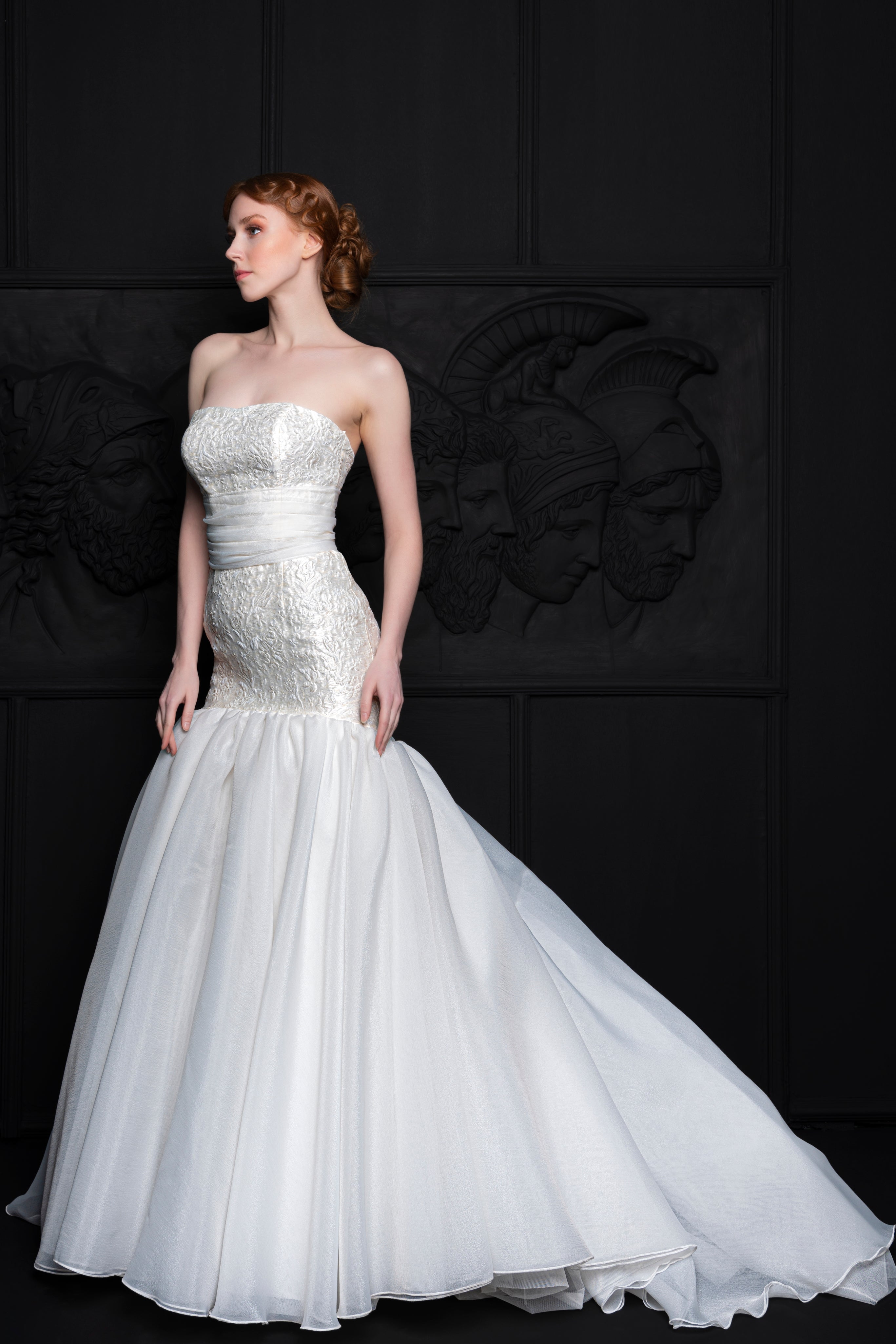 Two Tone Strapless Layered Tulle Skirt Detail Bridal Gown Black Two Tone Strapless Layered Tulle Skirt Detail Bridal Gown Black