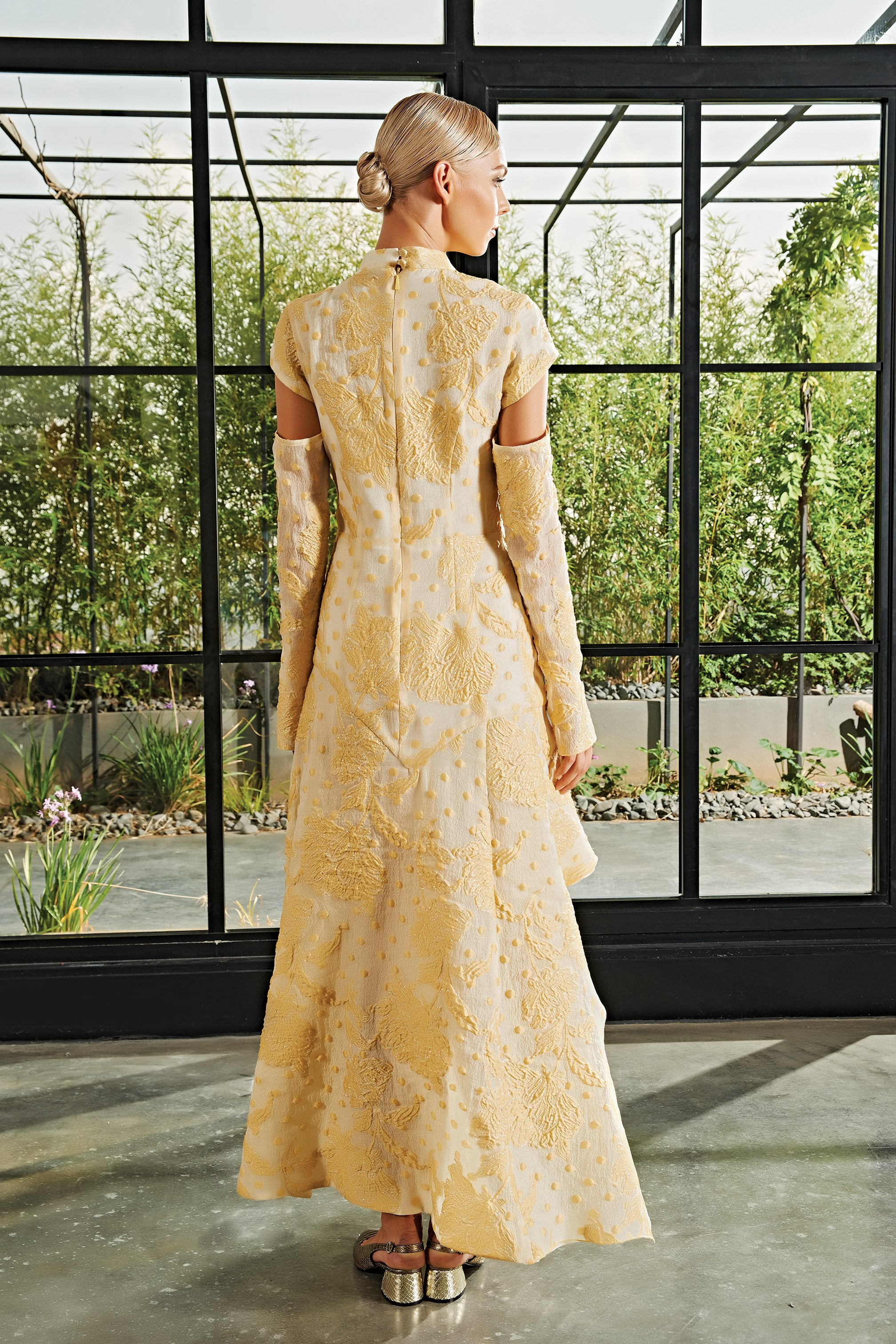 Cold-Sleeve Fil-Coupe and Soft Organza Long Dress