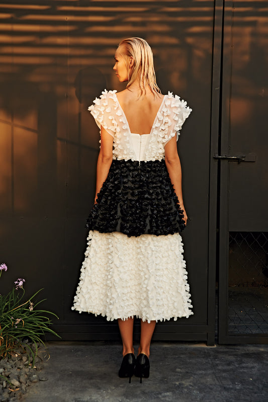 3D Flower Detailed Honeycombed Midi Dress