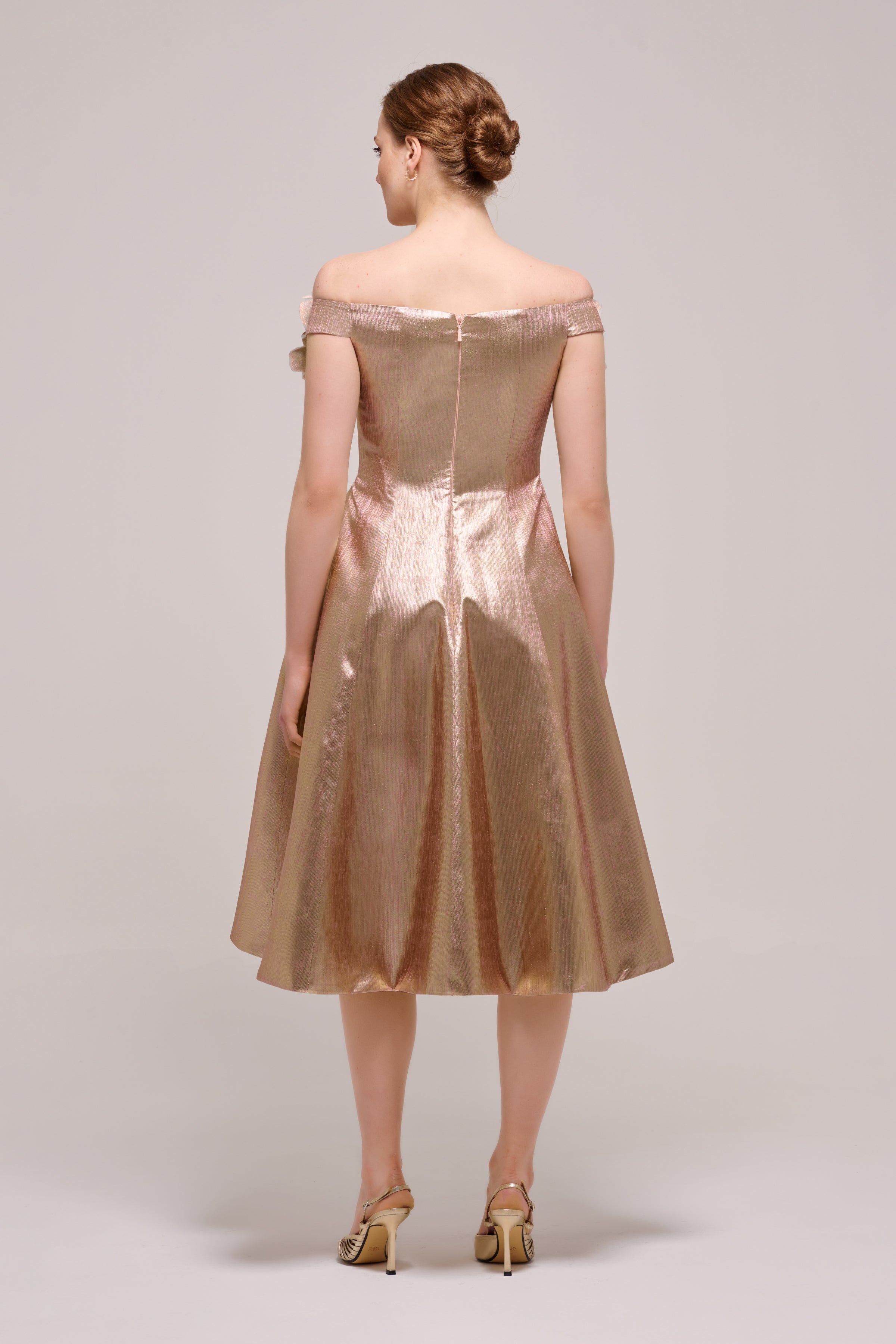 Off The Shoulder Floral Appliqus Detail Pink Gold Metallic Jacquard D John Paul Ataker Off The Shoulder Floral Appliqus Detail Pink Gold Metallic Jacquard D John Paul Ataker