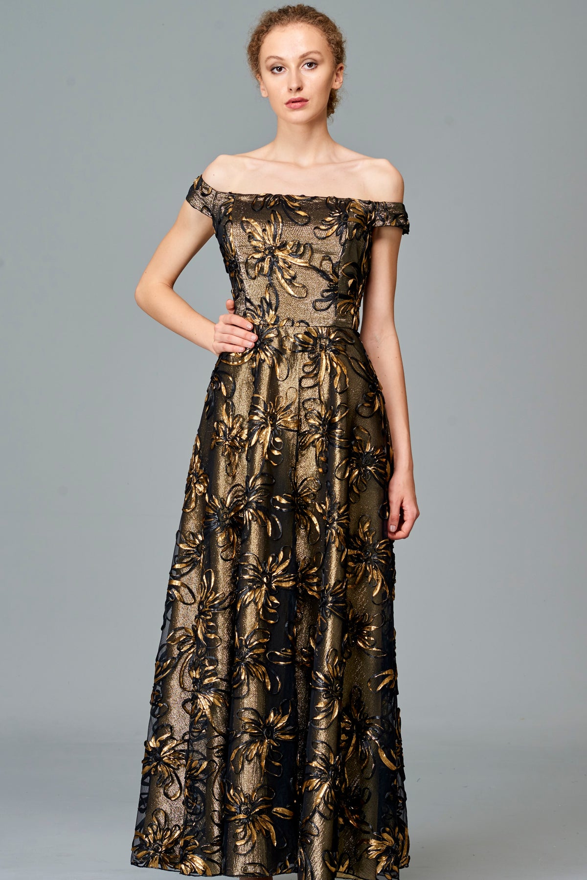 Off-Shoulder Embroideried Long Dress