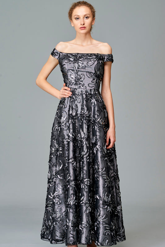 Off-Shoulder Embroideried Long Dress
